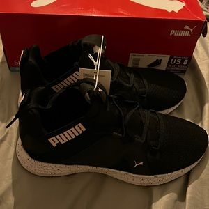 Puma Women’s size 8 contempt demi mesh in black white and soft pink